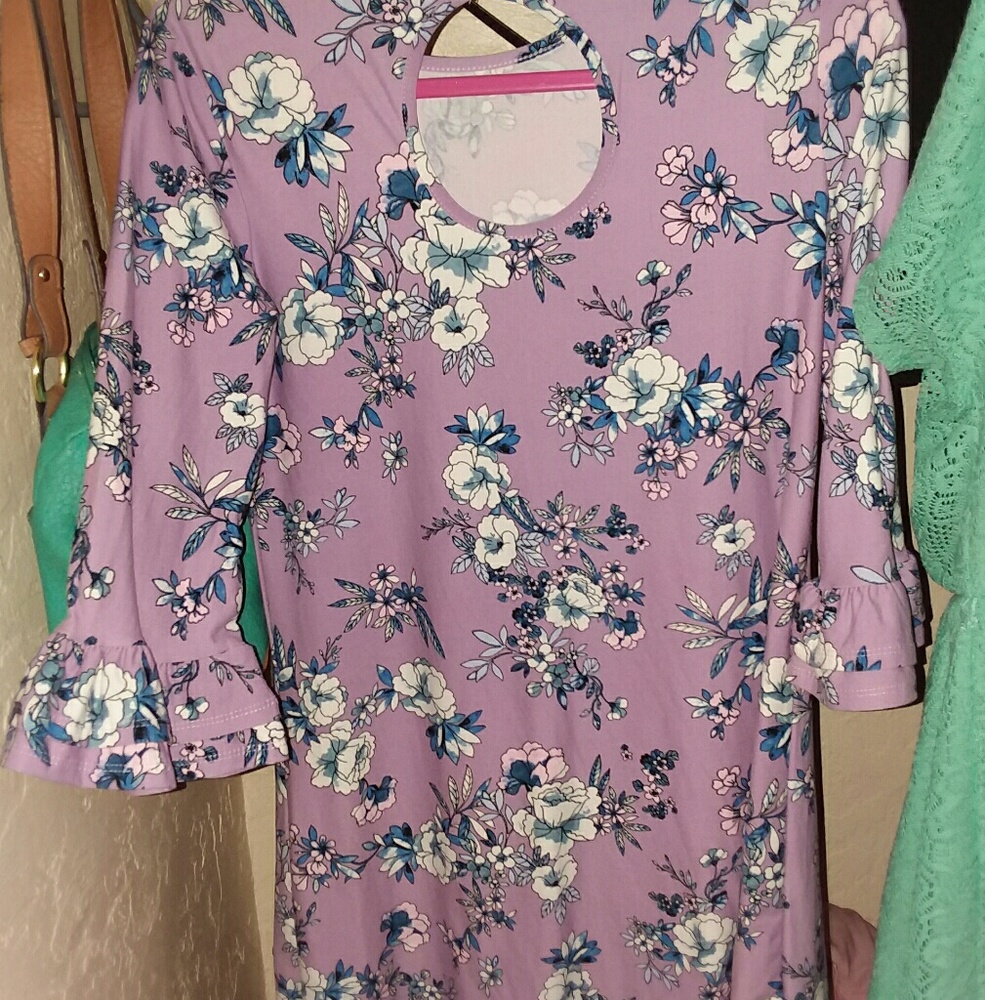 Clothes - Picture 4 of 8